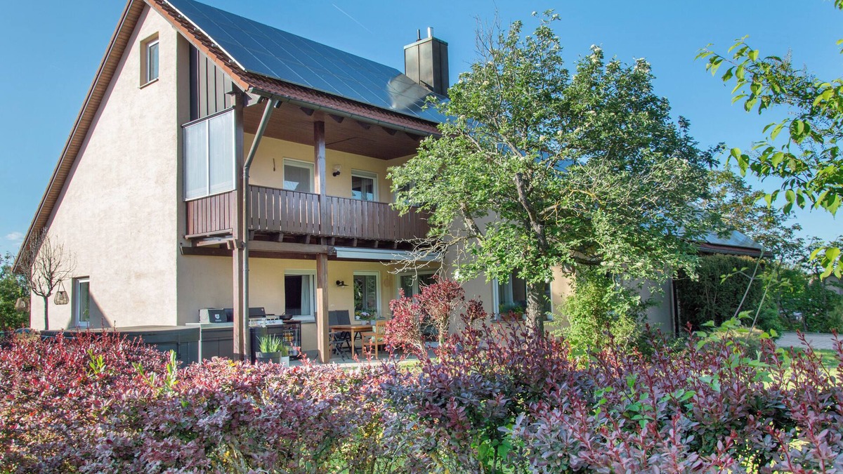 Burgbernheim Apartment | Apartment 'Apfelblüte' with Mountain View, Balcony and Wi-Fi