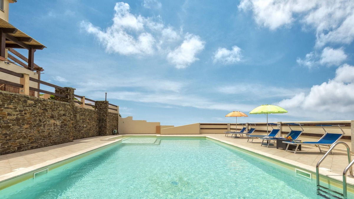 Sassari Apartment | Apartment "Appart 1 Quadrupla Vista Mare" with Sea View, Pool, Wi-Fi, Garden & Terrace