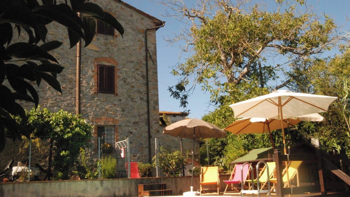 Colle di Compito Apartment | Apartment 'Appartamento Mansarda' with Shared Pool, Wi-Fi and Air Conditioning