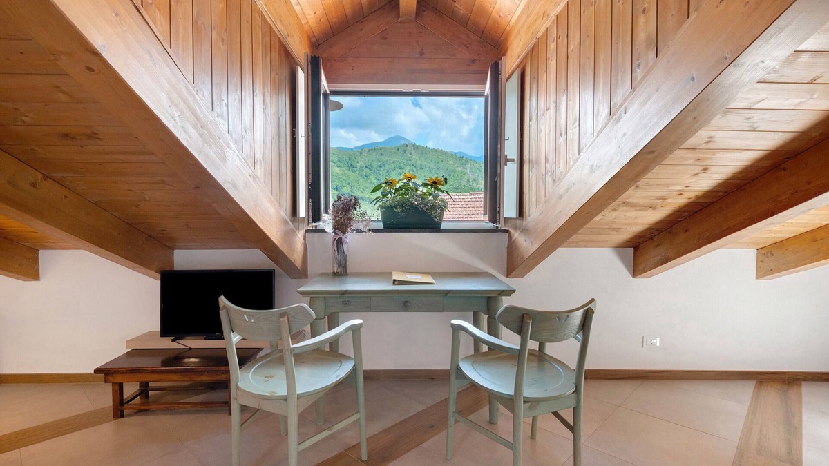Fisciano Apartment | Apartment 'Appartamenti In Agriturismo' with Mountain View, Wi-Fi and Air Conditioning