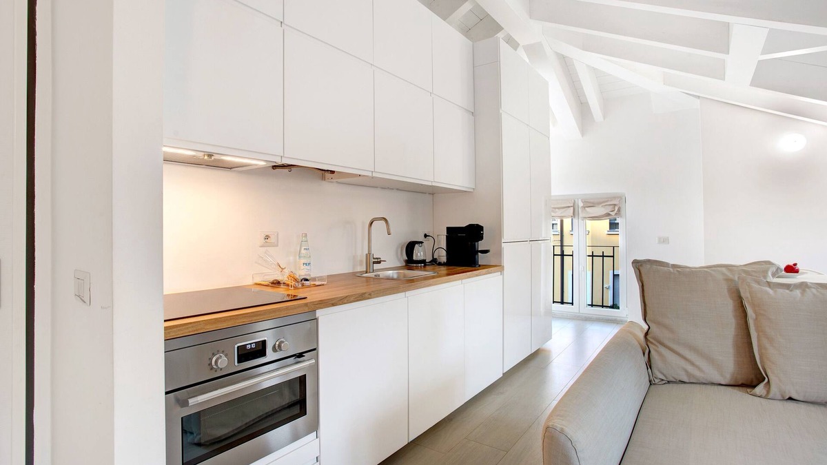 De Angeli Apartment | Apartment 'Appartamento Giuseppe' with Shared Garden, Wi-Fi and Air Conditioning