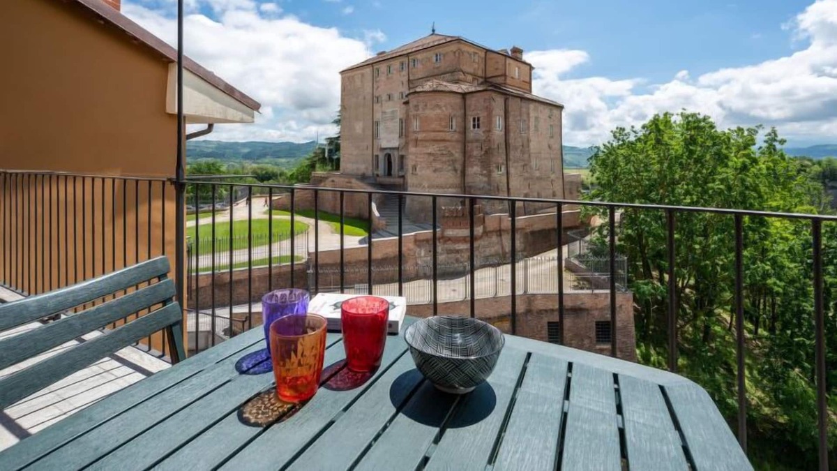 Carru Apartment | Apartment Appartamento Il Castello in Carrù - 3 persons, 1 bedrooms