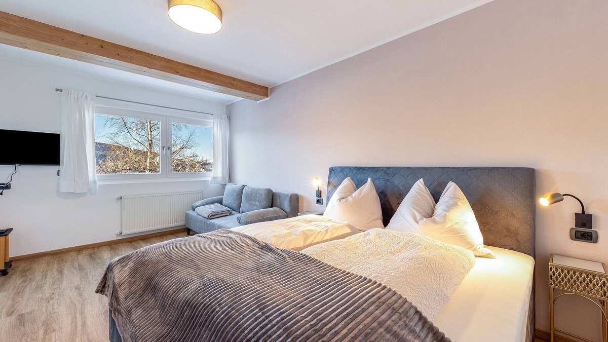 Nova Ponente Apartment | Apartment 'Appartement Annie' with Mountain View, Balcony and Wi-Fi