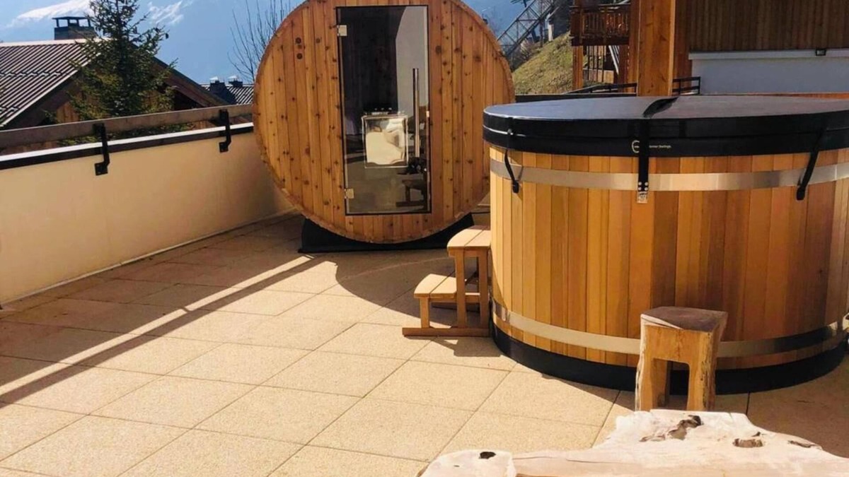 Vaujany Apartment | Apartment 'Appartement Cocooning-sauna-jacuzzi' with Mountain View, Private Terrace and Wi-Fi