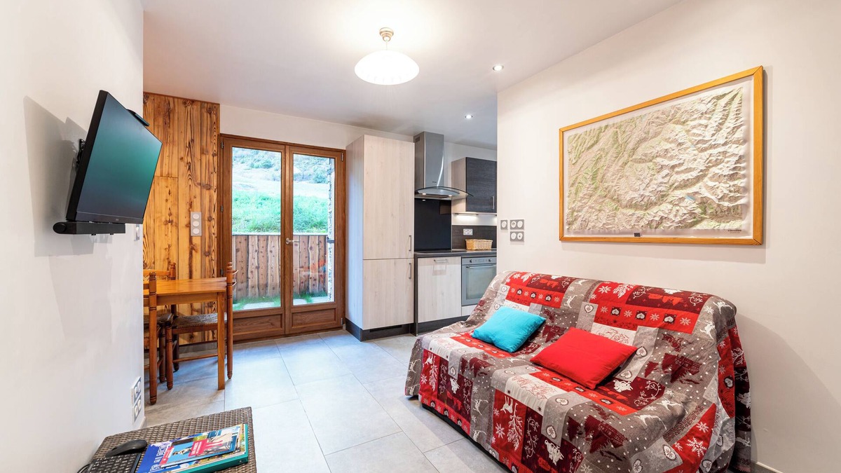 Lanslevillard Apartment | Apartment 'Appartement - Lanslevillard' with Private Terrace and Wi-Fi
