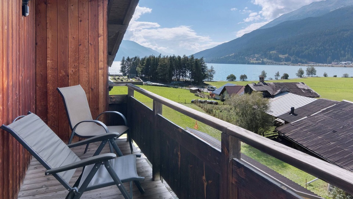Resia Apartment | Apartment 'Appartements Egart 2' with Lake View, Balcony and Wi-Fi
