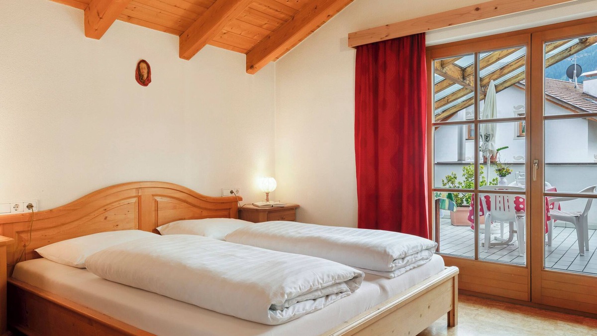 Sarntal Apartment | Apartment 'Appartment Family' with Mountain View, Shared Garden and Wi-Fi