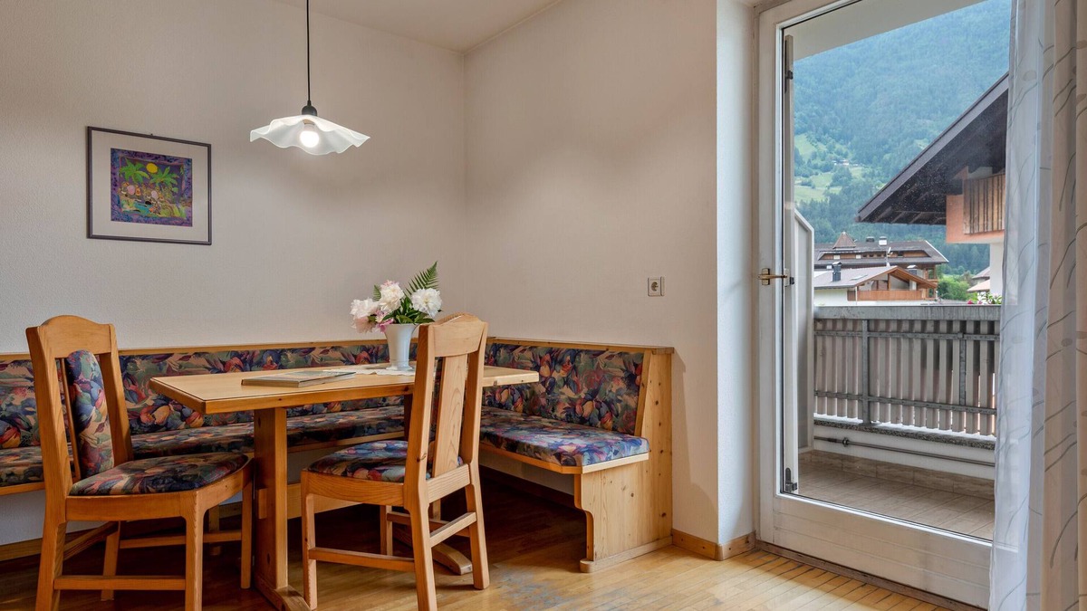 Villa Ottone Apartment | Apartment 'Appartment 2' with Mountain View, Shared Garden and Wi-Fi
