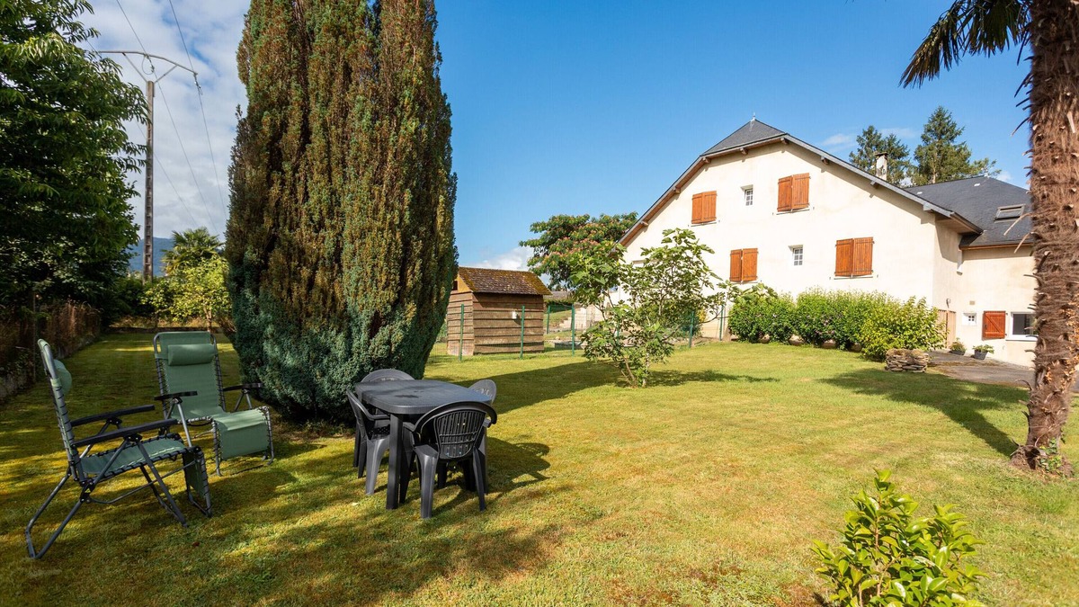 Aramits Apartment | Apartment 'Aramits Pyrénées Béarnaises' with Private Terrace, Shared Garden and Wi-Fi