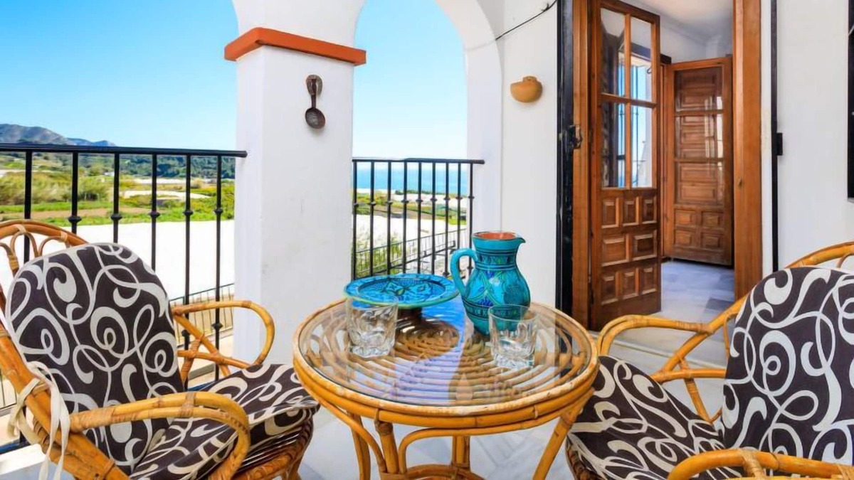 Maro Apartment | Apartment Arcoiris in Nerja - 5 persons, 3 bedrooms