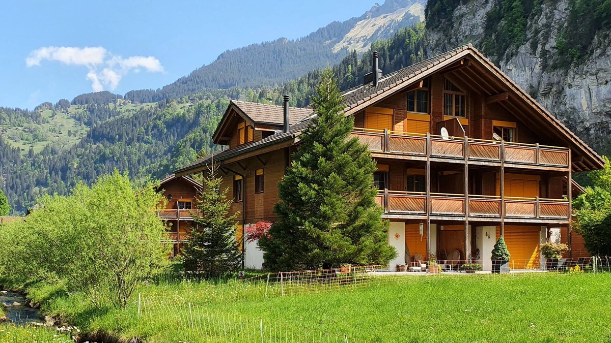 Lauterbrunnen Apartment | Apartment Arven - 3 Bedroom - 2 Bathroom - Uninterrupted mountain view