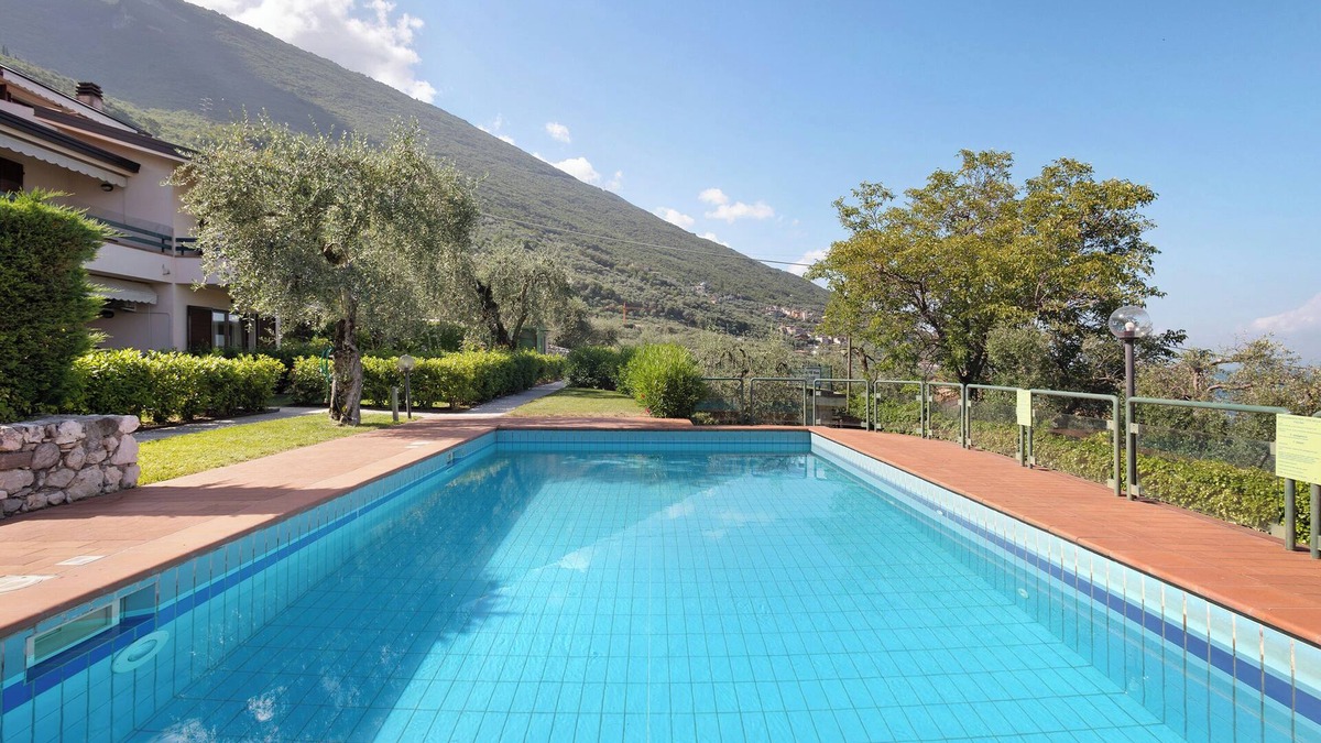 Assenza Apartment | Apartment 'Assenza 9' with Lake View, Wi-Fi and Air Conditioning