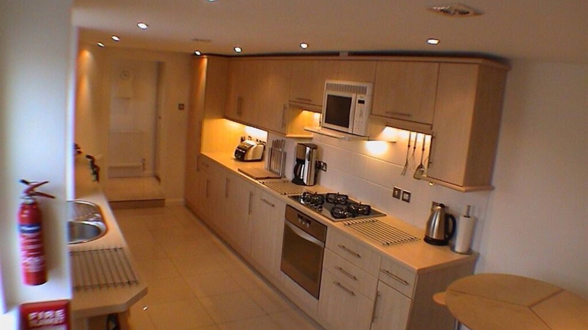 Crewe Apartment | Apartment at Earle House Serviced Apartments