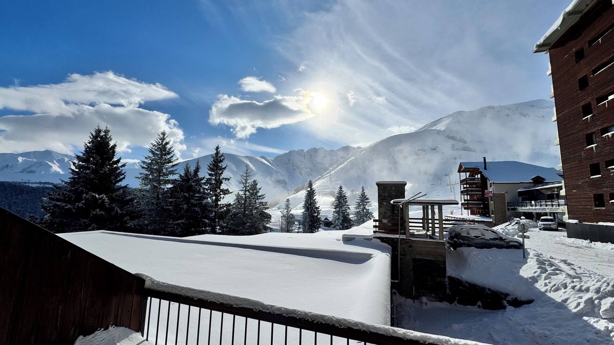 Gouaux-de-Larboust Apartment | Apartment at the foot of the slopes with spacious sunny terrace - 6 pers