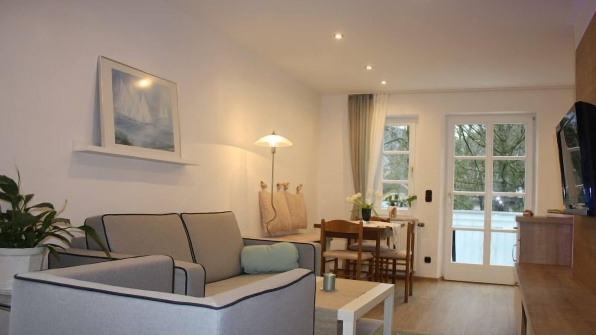 Gmain Apartment | Apartment at Ortenaupark 50 sqm for 1-3 persons with balcony