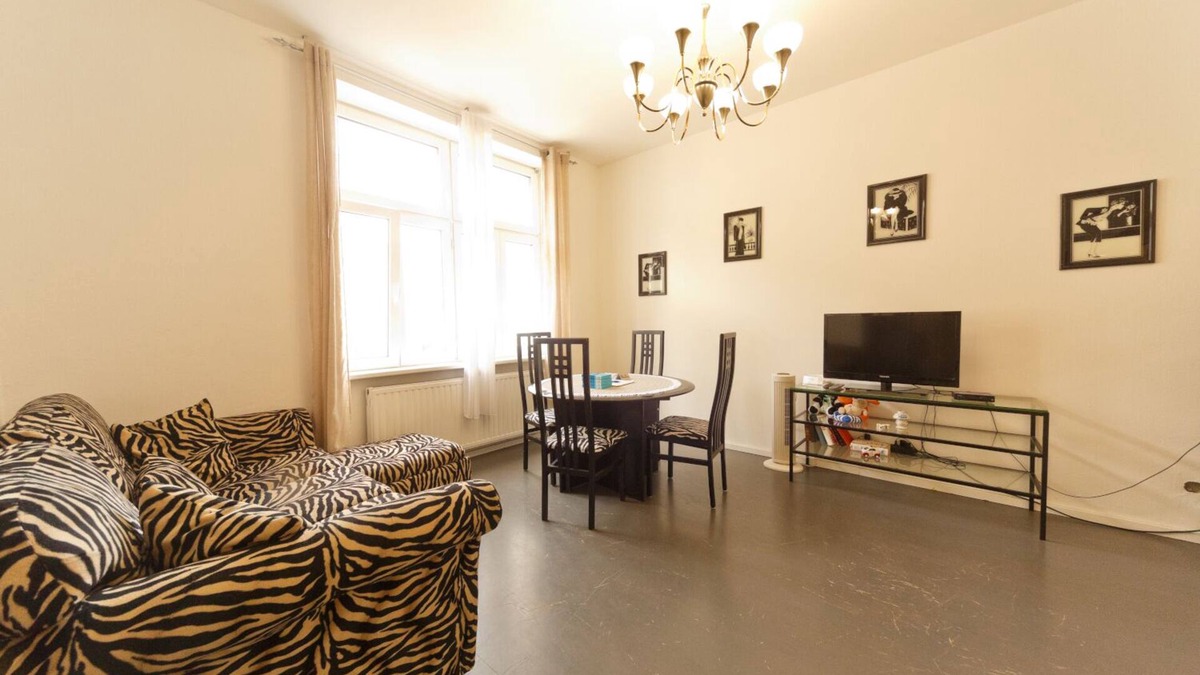 Funfhaus Apartment | Apartment No. 08 in Vienna near Schönbrunn/Westbahnhof | Keyless Check-In