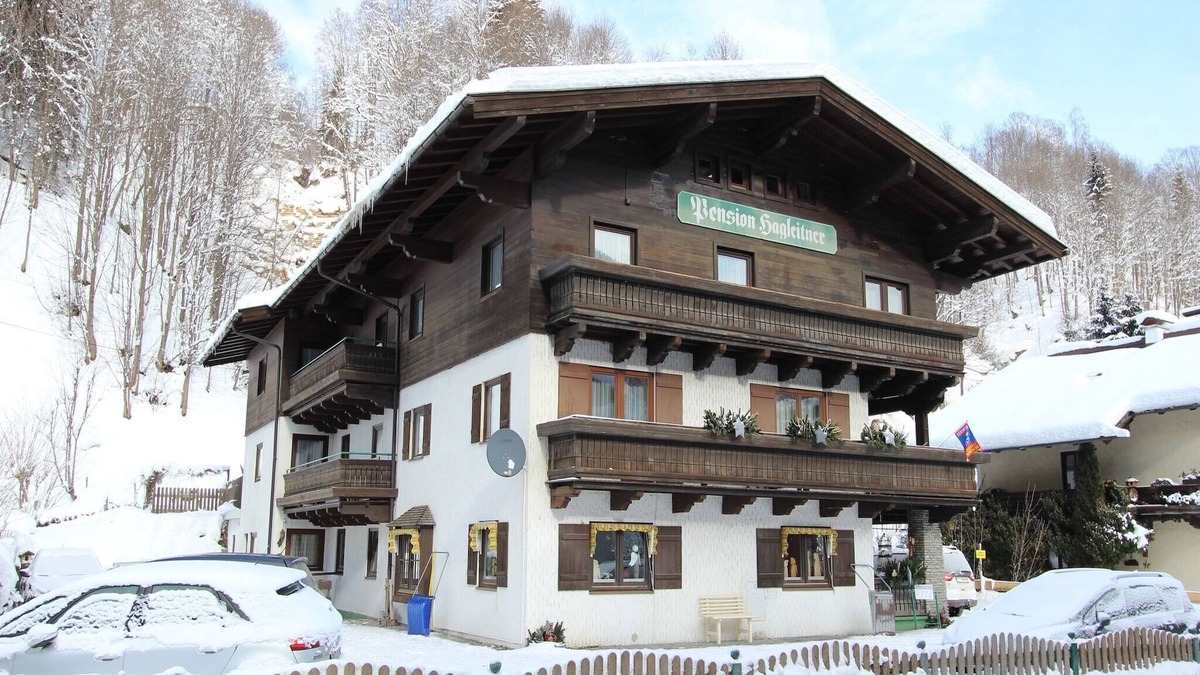 Saalbach-Hinterglemm Apartment | Apartment in Saalbach near Ski Slopes