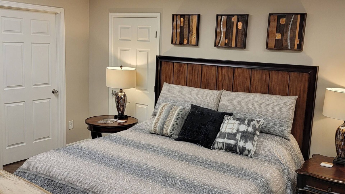 Lenoir Apartment | Apartment at the base of the Blue Ridge Mountains