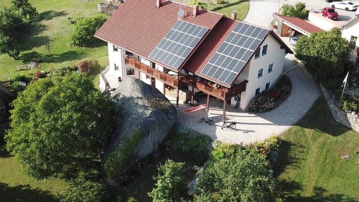 Brennberg Apartment | Apartment at the highest point in the district of Regensburg