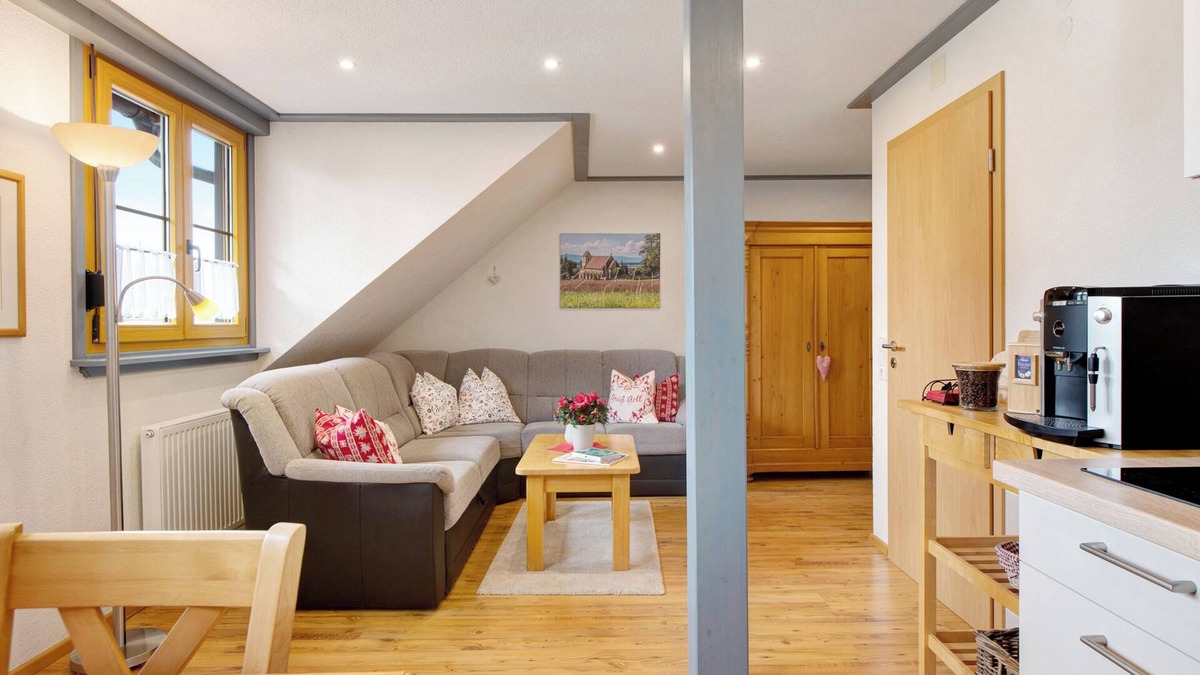 Bad Bellingen Apartment | Apartment "Atelier" with Shared Garden & Wi-Fi