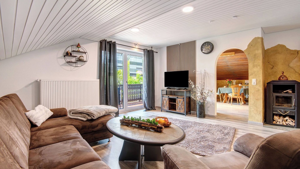Roding Apartment | Apartment 'Auenwald' with Balcony and Wi-Fi