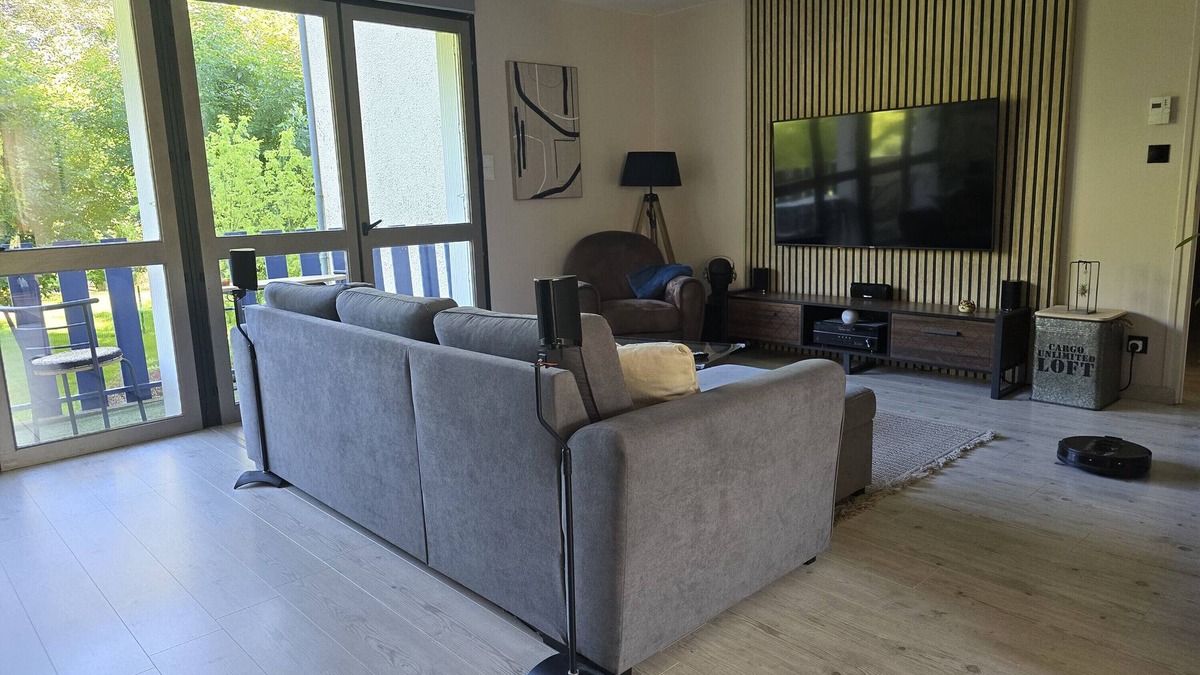 Aurillac Apartment | Apartment 'Aurillac Cantal' with Balcony and Wi-Fi