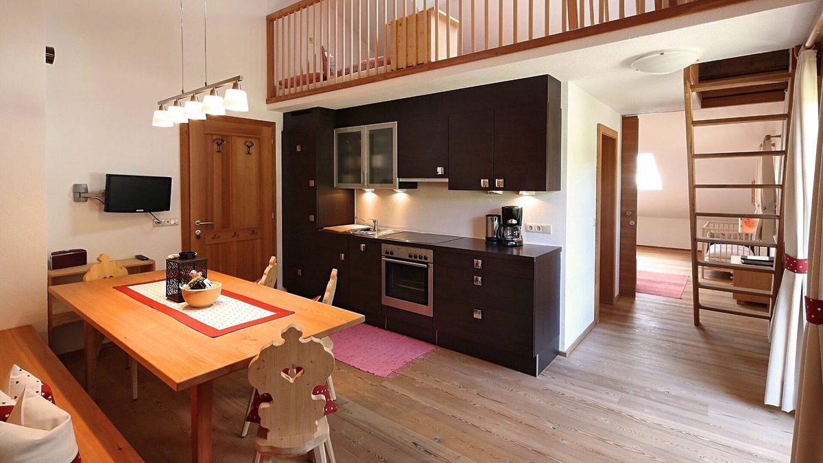 Prateria Apartment | Apartment 'Aussermahrhof Dolomit' with Mountain View, Garden & Wi-Fi