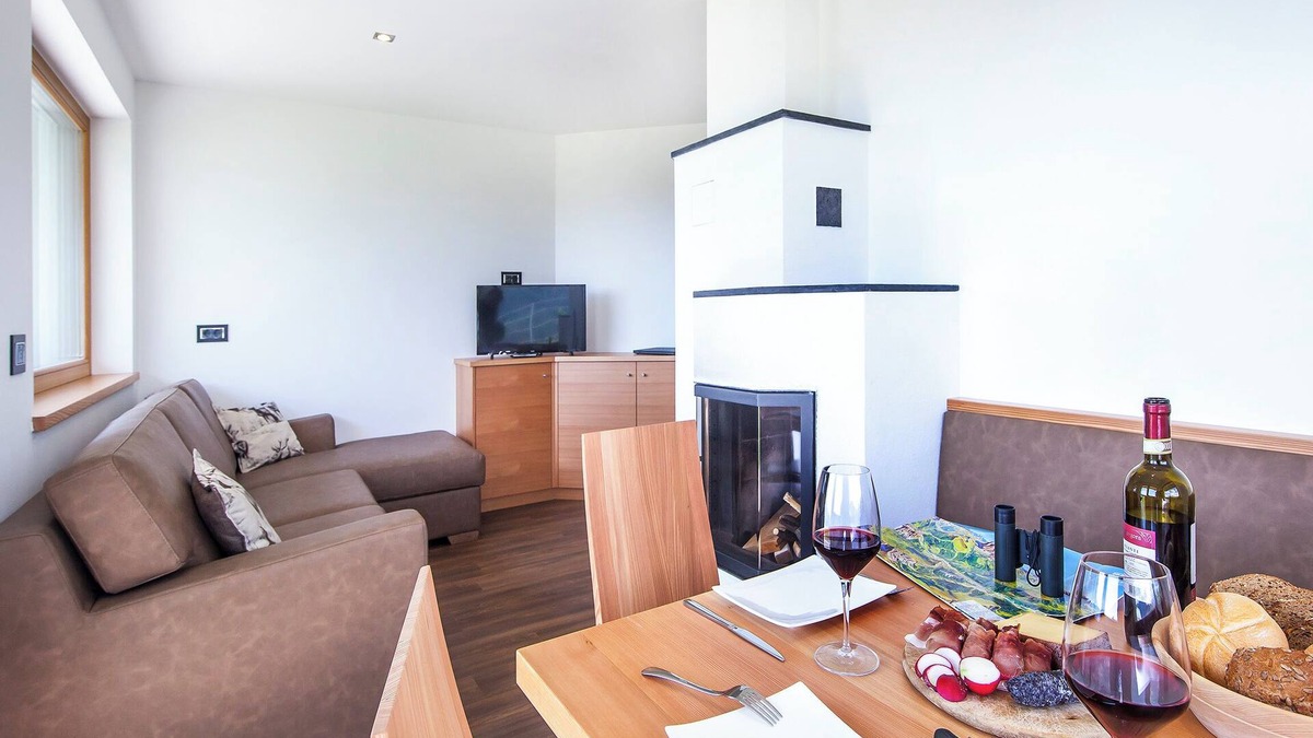 Laion Apartment | Apartment 'Avea App 1-2 Personen' with Mountain View & Garden