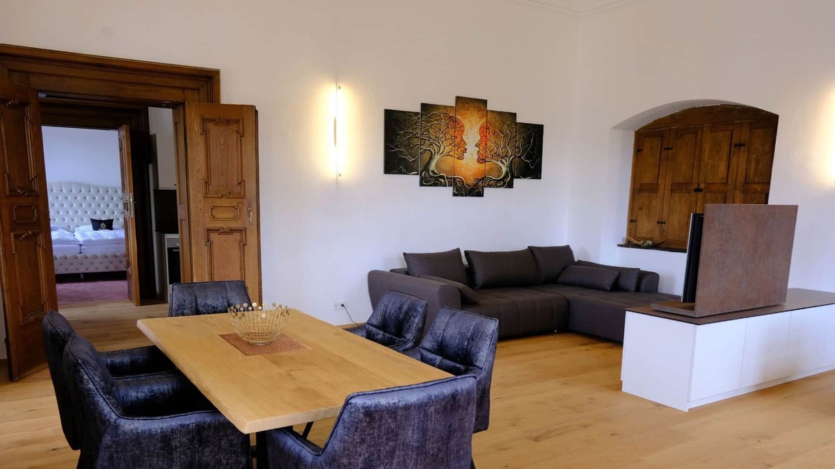 Aurolzmunster Apartment | Apartment Azalea - Innviertler Versailles Boutique Apartments