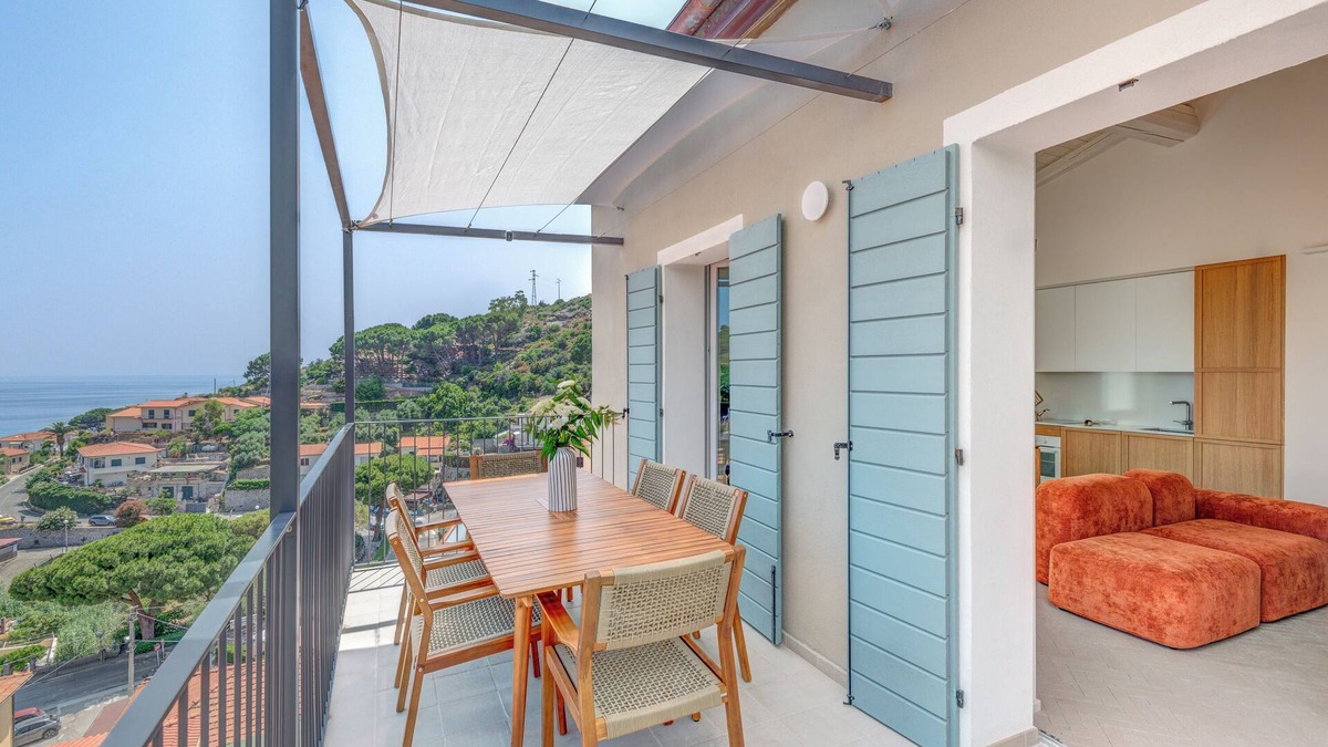 Seccheto Apartment | Apartment 'Azzurrina' with Sea View, Wi-Fi and Air Conditioning