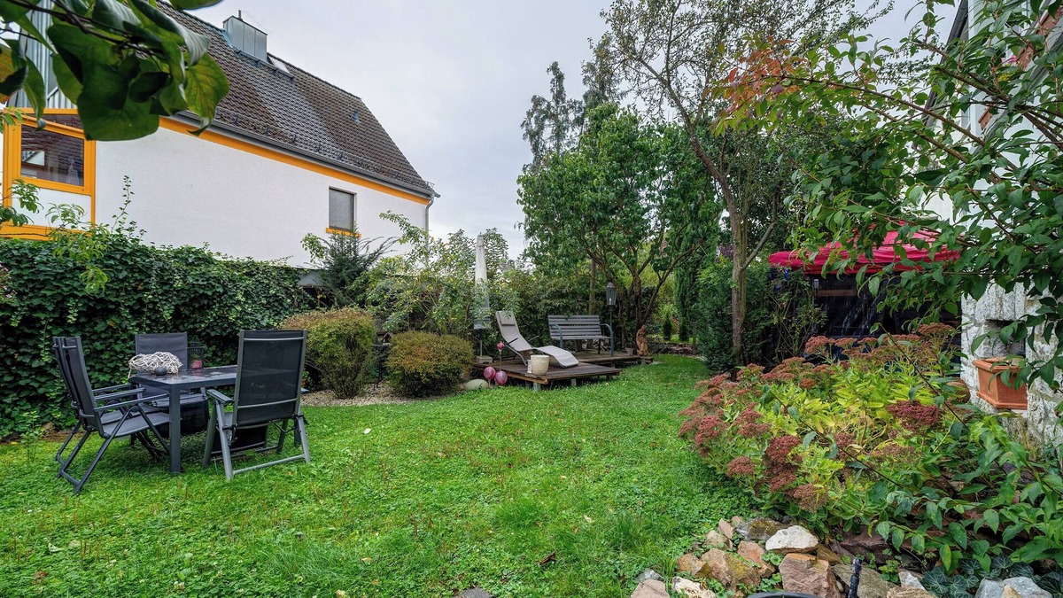 Limburg an der Lahn Apartment | Apartment "Bettersleepat8" with Shared Terrace & Wi-Fi