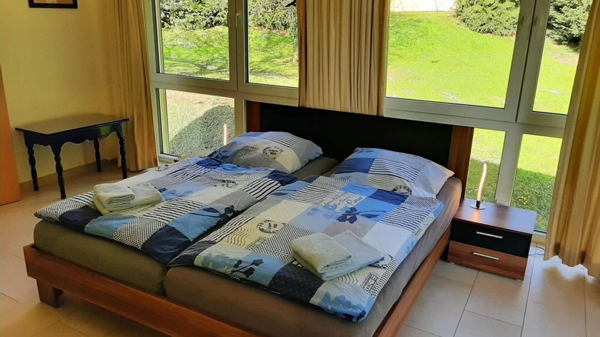 Kreuzweiler Bed & Breakfast | Apartment B upstairs - Thorn Castle
