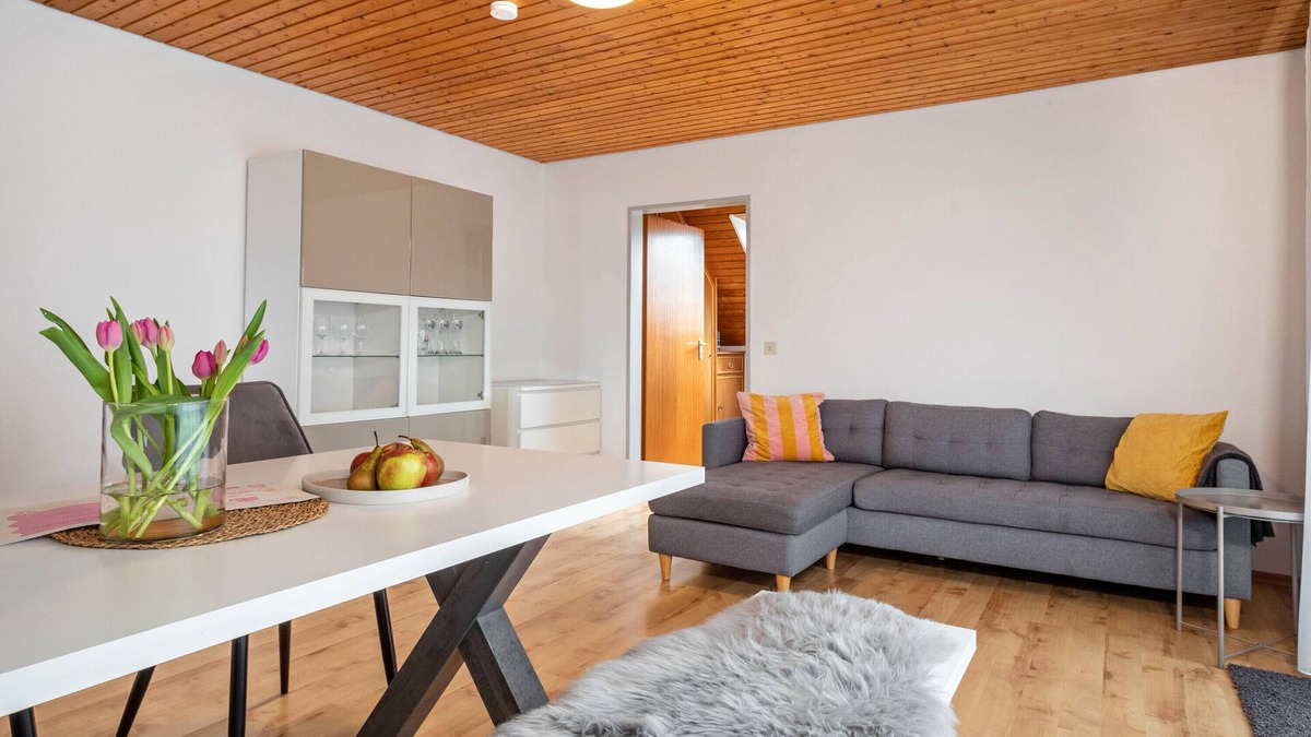Hagnau Apartment | Apartment 'Bacchus' with Balcony and Wi-Fi