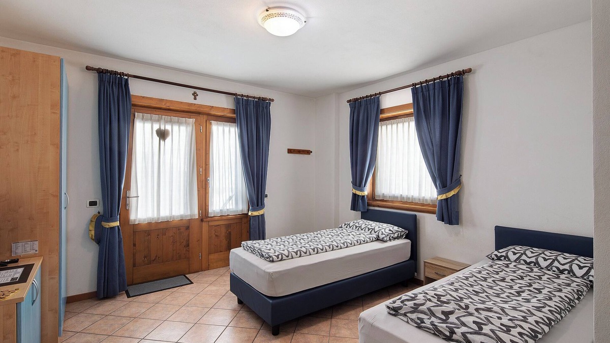 Trepalle Apartment | Apartment "Bait del Pont 52B" with Mountain View, Wi-Fi & Garden