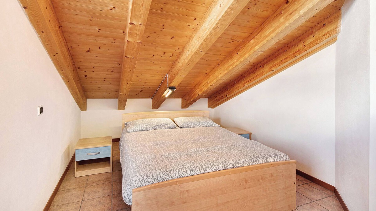 Trepalle Apartment | Apartment "Bait del Pont 56" with Mountain View, Wi-Fi, Balcony & Garden