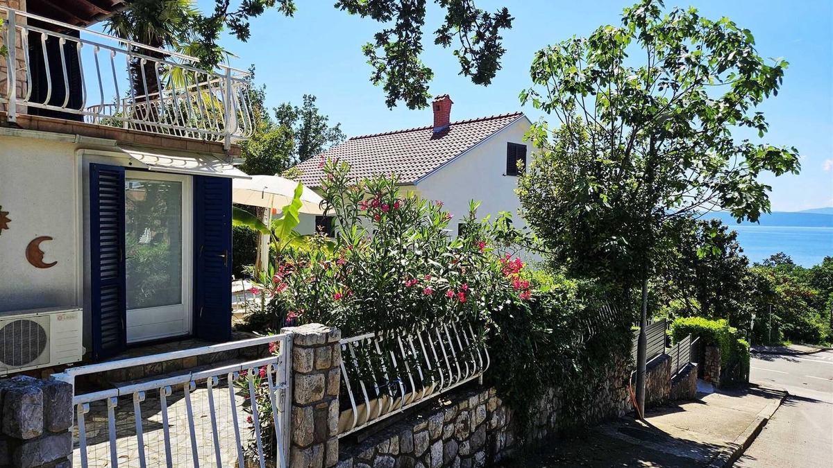 Njivice Apartment | Apartment Barbara with sea view