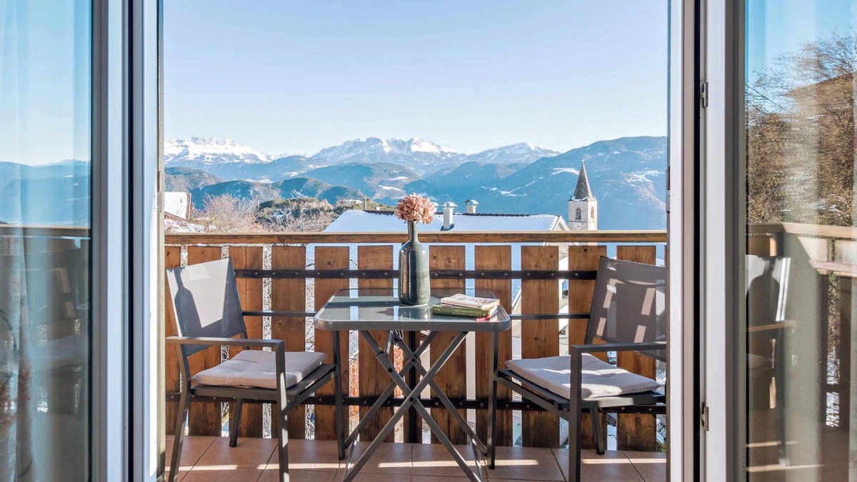 San Genesio Atesino Apartment | Apartment 'Beckenbinder Schlern' with Garden, Wi-Fi & Mountain View
