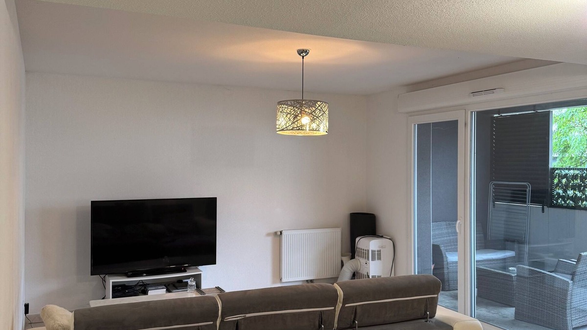 Castelnau-le-Lez Apartment | Apartment bedroom + sofa bed
