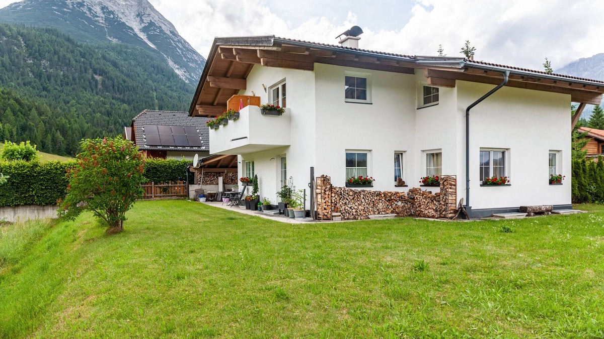 Leutasch Apartment | Apartment "Bellamontes Apartment Top 1" with Mountain View, Balcony & Wi-Fi