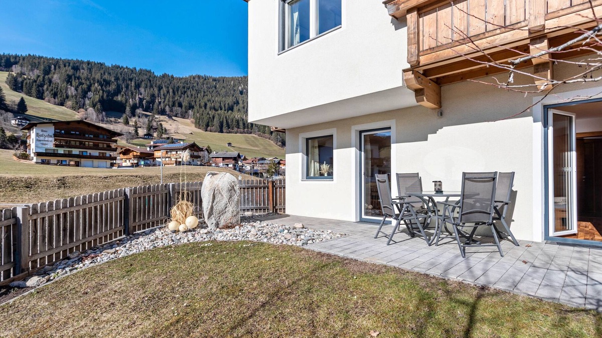 Oberau Wildschonau Apartment | Apartment 'Bergschatz' with Mountain View, Private Terrace and Wi-Fi