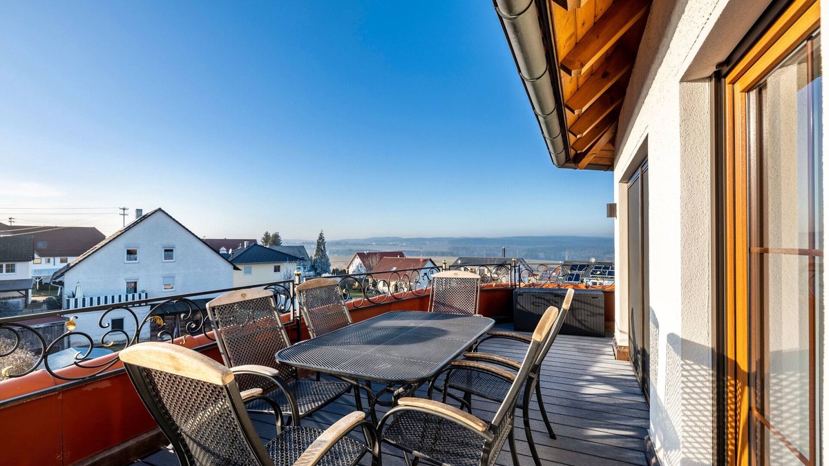 Benzingen Apartment | Apartment 'Berta Benzingen 2' with Private Terrace, Balcony and Wi-Fi