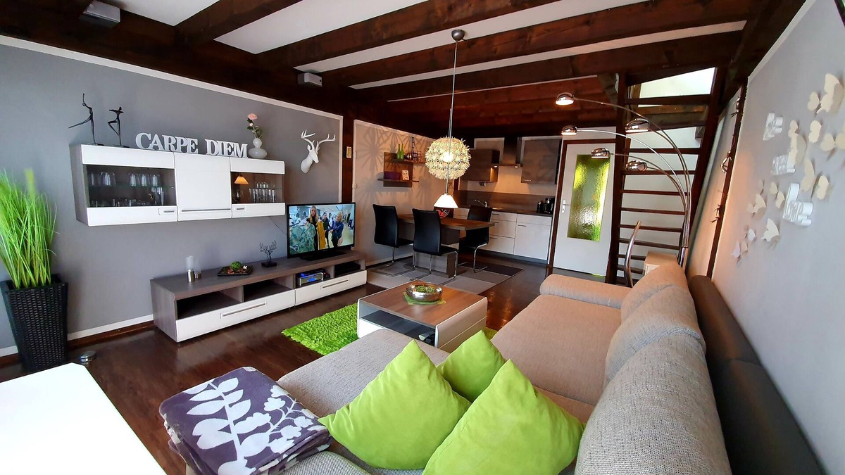 Vorauf Apartment | Apartment between Chiemsee & Salzburg in the beautiful Alpine foothills * WiFi *