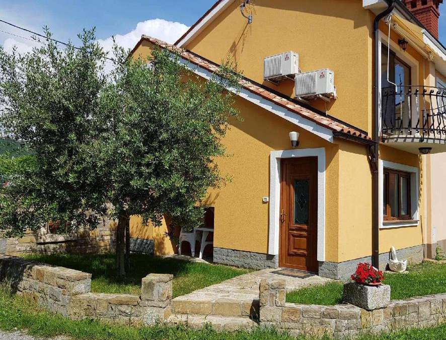 Ankaran Apartment | Apartment between the vineyard