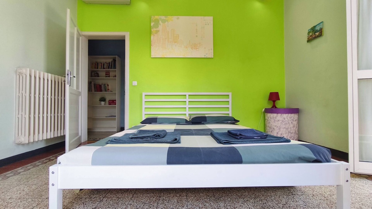 Bolognina Apartment | Apartment between trade&city center. Big terrace and fast internet connection
