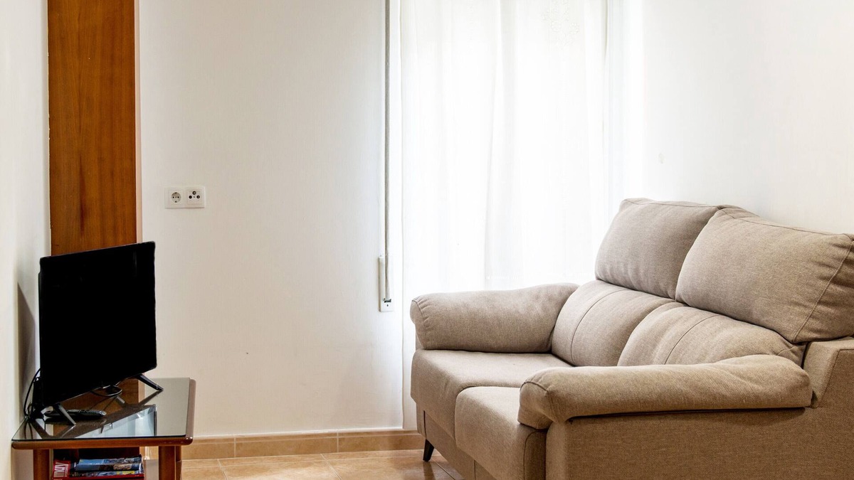 Tremp Apartment | Apartment 'Blanch 1' with Balcony