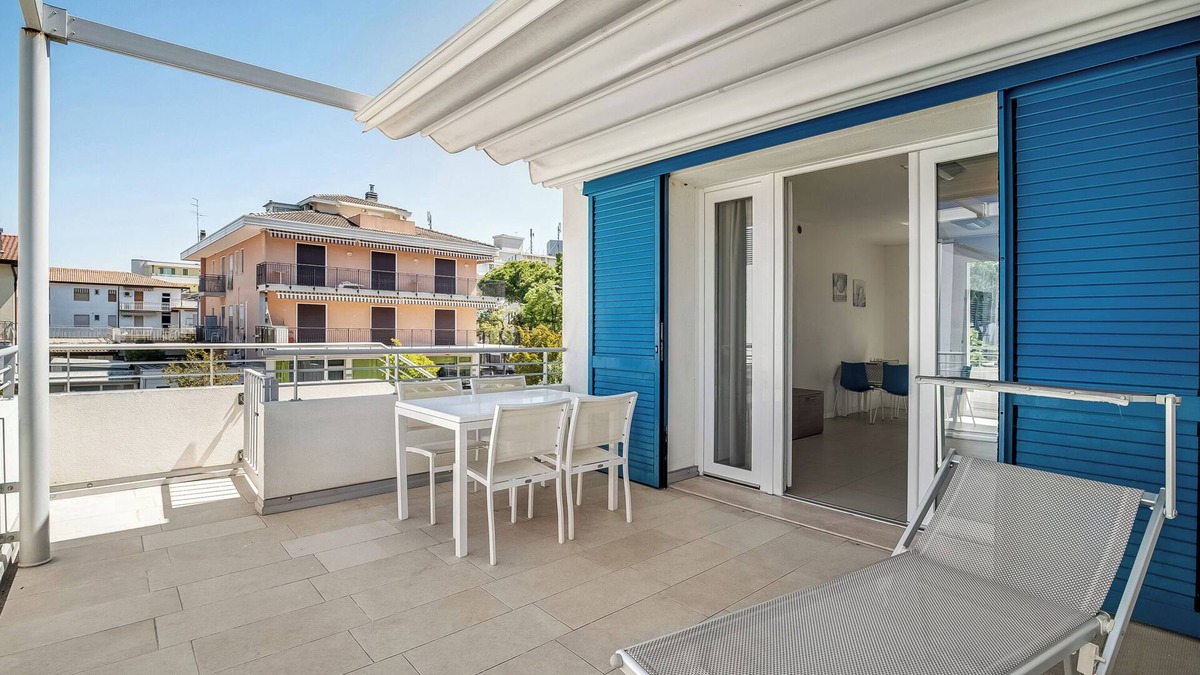 Faro Apartment | Apartment 'Blu Village' with Shared Pool, Private Terrace and Air Conditioning