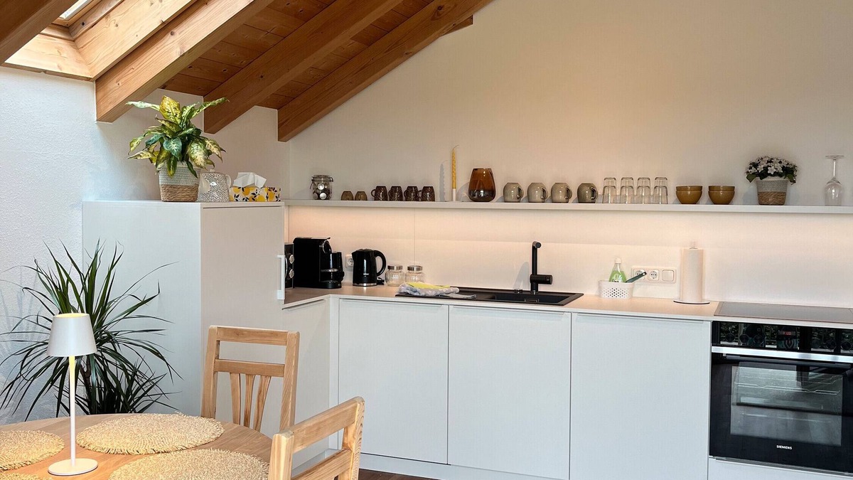 Ebersberg District Apartment | Apartment 'Blumberg' with Balcony and Wi-Fi