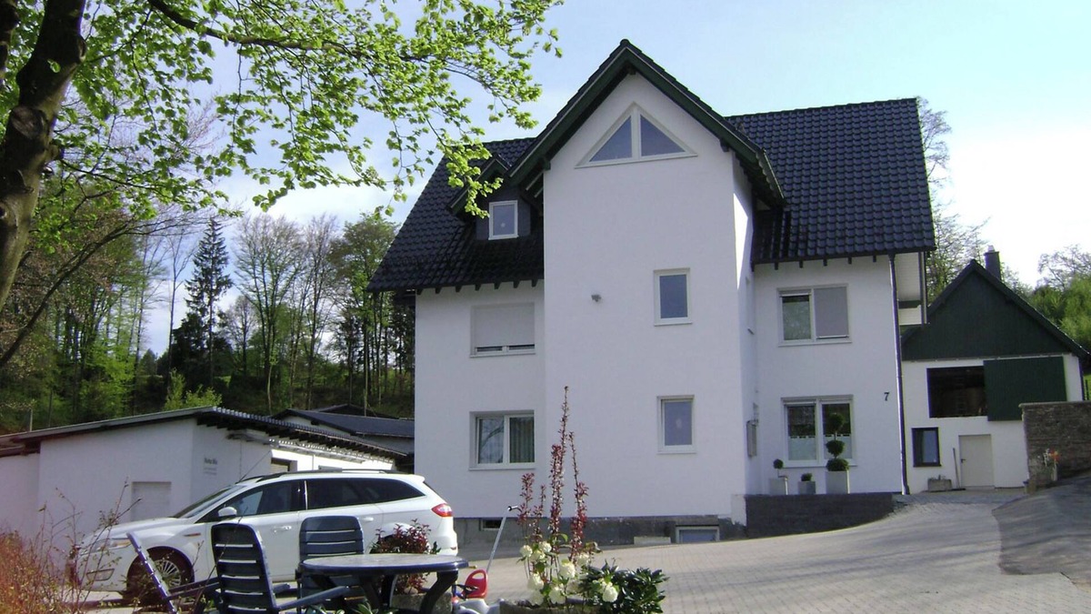 Drolshagen Apartment | Apartment 'Bock Feldmannshof' with Balcony and Wi-Fi