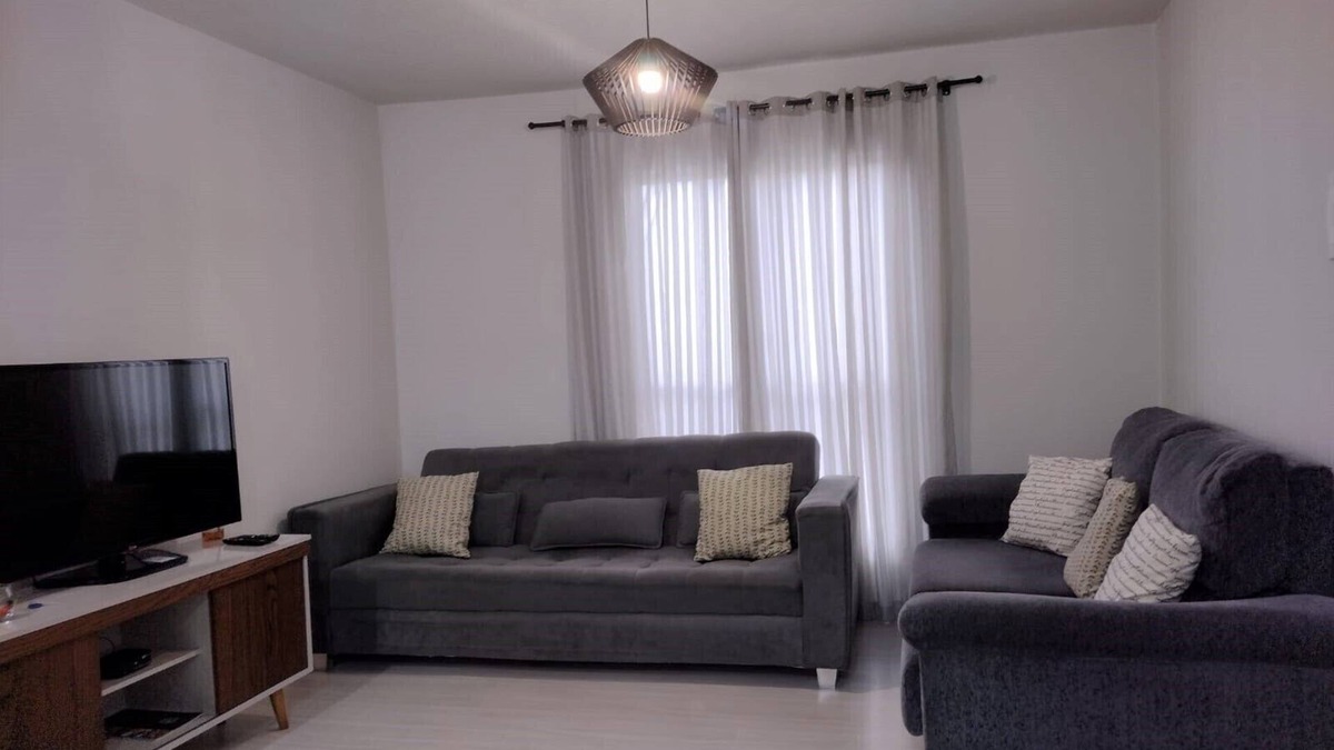 Afonso Pena Apartment | Apartment Near São José dos Pinhais Airport accommodates up to 6 people
