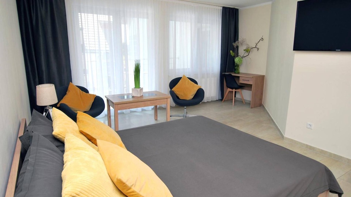 Willich Apartment | Apartment 'Brangshof' with Shared Terrace, Balcony and Wi-Fi